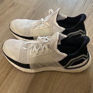 adidas Men’s Ultraboost 19 Panda Size 9.5